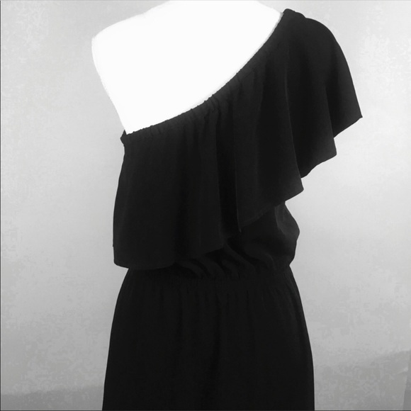Express Ruffle One Shoulder Dress - Picture 2 of 7
